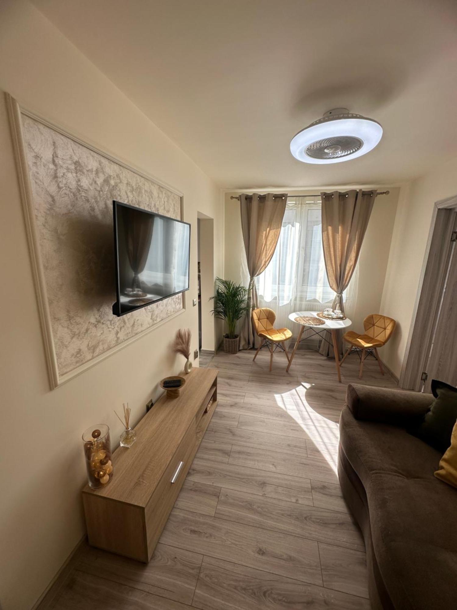 Angel House Apartment Deva Exterior photo